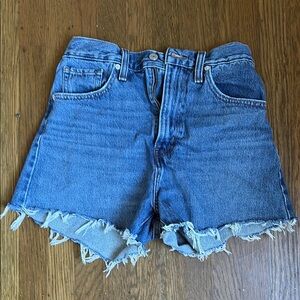 Levi’s high waisted mom shorts size 27